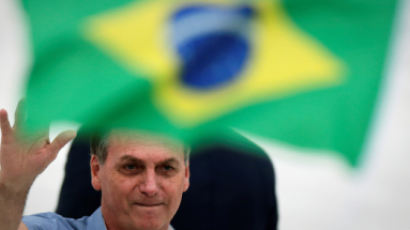 "실험용 쥐가 될 순 없다" 브라질 대통령 中백신에 '퇴짜' 