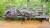 서울 서소문역사공원에 있는 캐나다 조각가 티모시 슈말츠의 ‘노숙자 예수’. 벤치에 누워 있는 예수의 발끝 옆에 사람들이 잠시 앉을 자리를 남겨 두었다. [중앙포토]