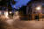 지난 17일(현지시간)부터 야간 통행금지 조치가 내려진 프랑스 파리 몽마르트 지역의 22일 밤 모습. [로이터=연합뉴스]