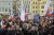 지난 18일 체코 프라하에서 시민들이 이동 제한 조치 등 정부의 코로나 방역 지침에 항의 시위를 벌이고 있다. [AFP=연합뉴스]