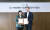 한성숙 네이버 대표(왼쪽)와 최은석 CJ주식회사 경영전략 총괄이 26일 인터컨티넨탈 서울 코엑스 호텔에서 열린 CJ-NAVER 사업 제휴에 합의했다. 사진 CJ그룹