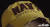 중국 영화감독 관후가 항미원조 영화 ‘금강천’을 소개하는 자리에 ‘미 해군’을 뜻하는 노란 모자를 쓰고 나와 중국에서 커다란 물의를 빚고 있다. [중국 텅쉰망 캡처]