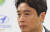 28일 오후 전북 전주월드컵경기장에서 전북 현대 이동국 선수가 은퇴 기자회견을 하고 있다. [연합뉴스]