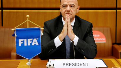 FIFA 인판티노 회장, 코로나 확진