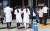 의과대학 본과 4학년 학생들의 국가고시 실기시험 문제가 다시 불거지고 있는 가운데 29일 오후 서울 종로구 서울대병원에서 의료진들이 분주하게 움직이고 있다. 뉴스1