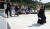 김종인 미래통합당 비상대책위원장은 8월 19일 오전 광주 운정동에 있는 국립 518민주묘지를 찾아 무릎을 꿇고 참배했다. 뉴시스 