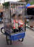중국의 한 시장에서 우리에 갇혀 있는 두 아이. [틱톡 캡처]