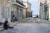 30일(현지시간) 발생한 강진으로 파괴된 그리스 사모스섬 주택가 모습. AFP=연합뉴스