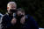 조 바이든 민주당 후보가 지난 10월 31일 미시건주에서 자신의 손녀와 함께 청중 앞에서 유세를 하고 있다. [로이터=연합뉴스]