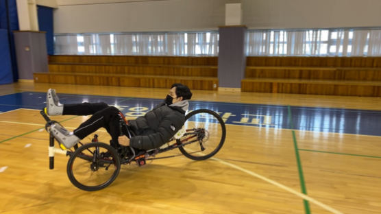장애인이 자전거 타고 뛴다…사이배슬론대회 도전하는 한국 과학 