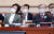 추미애(왼쪽) 법무부 장관과 최재형 감사원장이 5일 서울 여의도 국회에서 열린 법제사법위원회 전체회의에서 잠시 눈을 감고 있다./2020.11.05 오종택 기자