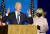 미국 대선에 출마한 조 바이든 민주당 후보(왼쪽)과 부인 질 바이든 여사. AP=연합뉴스