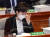 김현미 국토교통부 장관이 지난 4일 국회에서 열린 예산결산특별위원회 전체회의에 출석해 눈을 만지고 있다. 오종택 기자