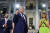 지난 8월 백악관에서 포즈를 취하고 있는 장남 트럼프 주니어, 도널드 트럼프 대통령, 영부인 멜라니아(왼쪽부터). [AP=연합뉴스]