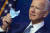 조 바이든 미국 대통령 당선인이 9일 기자회견에서 마스크 착용을 호소했다. 로이터=연합뉴스