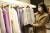 고객이 의류 브랜드 미샤에서 겨울 외투를 쇼핑하고 있다. 사진 롯데쇼핑 
