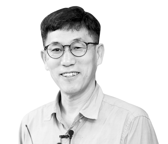 '도덕적 후보' 찾겠단 이낙연에···진중권 "안희정 오거돈 박원순" 