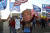 8일 미 애리조나에서 도널드 트럼프 대통령 지지자들이 선거 불복 시위를 벌이고 있다. [로이터=연합뉴스]