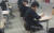한 수험생이 불투명 아크릴판을 설치하고 모의고사를 보고 있다 [사진 종로학원하늘교육 제공]