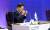 문재인 대통령이 지난 11월 13일 청와대 본관에서 열린 제2차 한-메콩 화상 정상회의에 참석해 회의 준비를 하고 있다. [사진 청와대사진기자단]