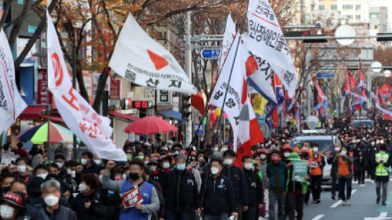 [속보]코로나 확진 이틀째 200명대…거리두기 단계 상향 검토