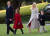 9월22일 이방카 부부가 두 자녀 아라벨라 쿠슈녀(왼쪽에서 두 번째)와 조셉 쿠슈너(맨 오른쪽)와 함께 백악관 잔디밭을 걷고 있다. [AFP=연합뉴스] 