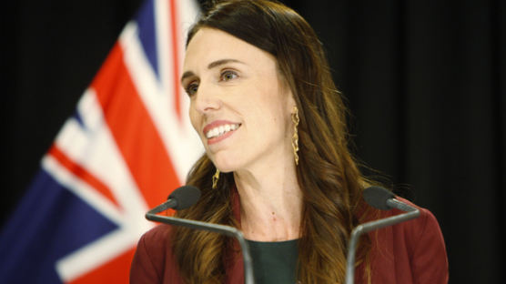 文에 '성추행 외교관' 꺼냈던 뉴질랜드 총리 "인도요청 안한다"