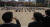 코로나블루 극복을 위한 운동장 콘서트가 지난 17일 부산 부산진구 부전초등학교에서 열려 전교생이 운동장에서 공연을 감상하고 있다. 송봉근 기자