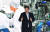 서정진 셀트리온 회장이 11월 18일 인천 연수구 송도 연세대 글로벌 캠퍼스에서 열린 대한민국 바이오산업에서 기업투자계획을 발표하고 있다. 〈청와대사진기자단〉