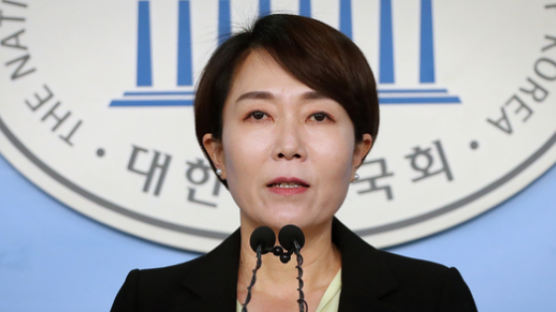 정의당 "윤석열 직무배제, 청와대 방관 말고 입장 표명하라" 
