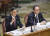 오미 시게루(왼쪽) 일본 정부 코로나19 분과회 회장이 국회에 출석해 발언하고 있다. [연합뉴스]