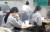 지난 3일 오전 대전의 한 고등학교에서 수험생들이 2021학년도 수능 시험을 준비하고 있다. 연합뉴스