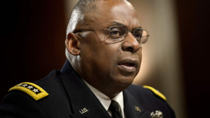 美 첫 흑인 국방장관 낙점 오스틴, 軍서 존경받는 '기록 제조기' 