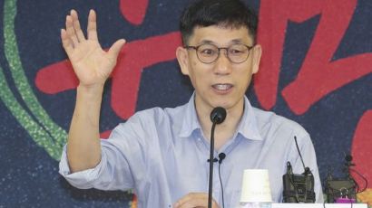 尹징계위원 저격한 진중권 "권력에 사법정의 판 新을사오적"