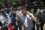 자이르 보우소나르 브라질 대통령이 지난 11월 29일 마스크를 착용하지 않은 채 취재진과 지지자들을 만나 브리핑을 하고 있다. [AP=연합뉴스]
