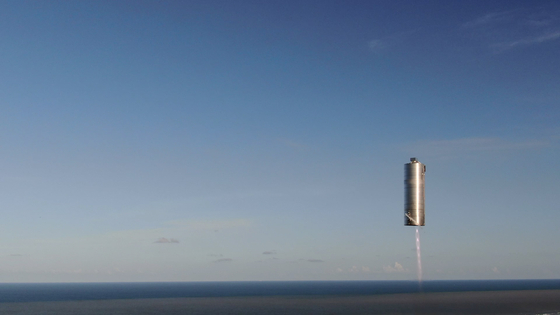 지난 8월 4일 지상 152m까지 수직으로 올라갔다가 수직으로 착륙하는 데 성공한 스페이스X의 스타십 로켓 SN5의 모습. [EPA=연합뉴스]