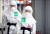 지난 5월 대구 중구 계명대학교 대구동산병원에서 간호사들이 신종 코로나바이러스 감염증(코로나19) 환자들이 있는 병동으로 가고 있다. 연합뉴스