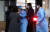 13일 늦은시간에도 광주광역시 전남대 병원 선별진료소에서 코로나 검사를 받고 있다. 프리랜서 장정필