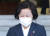 추미애 법무부 장관이 16일 오후 ‘권력기관 개혁’ 합동브리핑을 마친 뒤 정부서울청사를 나서고 있다. 연합뉴스