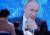 블라디미르 푸틴 러시아 대통령이 17일(현지시간) 수도 모스크바 외곽 관저에서 화상으로 연례 기자회견을 진행하고 있다. [로이터=뉴스1]