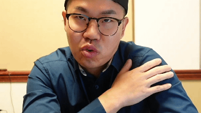 "실신 간호사, 카메라탓 긴장" 그 병원 한국계 의사 백신 후기