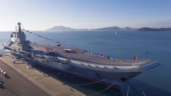 美군함 대만해협 통과에 중국군 ‘항모전단’ 출동 맞대응
