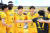 22일 의정부체육관에서 열린 한국전력과 경기에서 득점을 올린 뒤 환호하는 KB손해보험 선수들. [사진 한국배구연맹]
