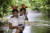 아마존 컴패션 어린이센터에서 만나 후원까지 하게 된 아나 어린이(오른쪽)과 동네 언니.