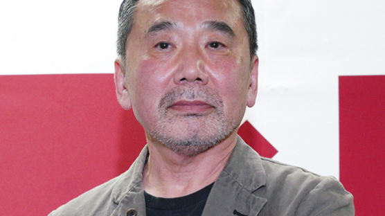 "일본 정치인, 코로나 대응 최악" 일침 날린 무라카미 하루키 