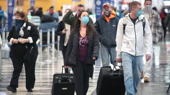 미국도 변이 코로나 뚫렸다…감염자는 여행 기록 없는 20대 