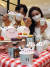 신세계백화점의 '더 메나쥬리'가 선보인 흰 소 케이크와 컵케이크들. 사진 신세계백화점 