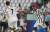 이탈리아 프로축구 세리에A(1부리그) 유벤투스 소속 알렉스 산드루(왼쪽)와 크리스티아누 호날두. AP=연합뉴스
