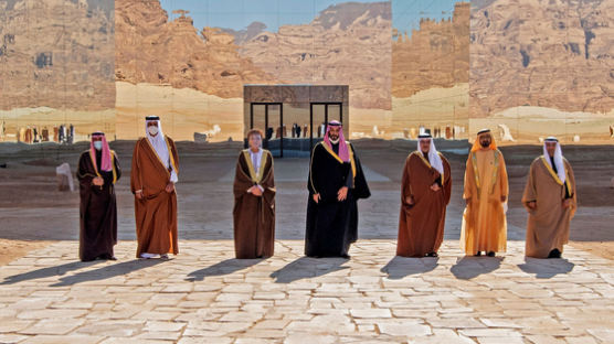 사우디 등 걸프국가들, 카타르와 '단교 해결' 협정 서명… 이란 고립 심화