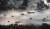 수도권 지역에 대설주의보가 발효된 6일 저녁 경기도 수원시 영통구 망포동 도로에 눈이 쌓여 차량들이 거북이 운행을 하고 있다. 뉴시스
